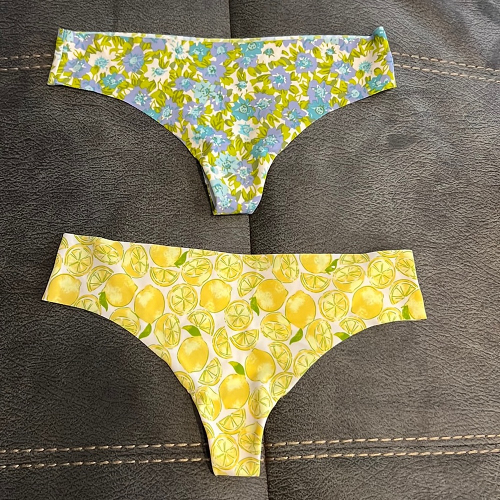 Arizona Juniors no show thong panty size XS. New
